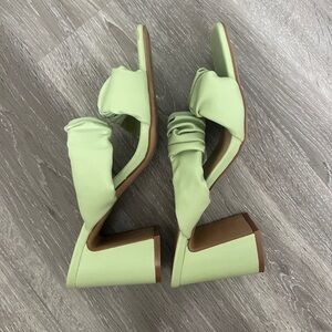 Seafoam Green Ruched Slide Sandals size 8